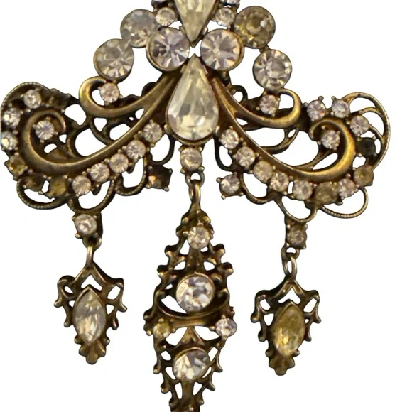 Gorgeous Vintage Gold Tone Rhinestone
Chandelier Pendant Necklace 16” - Picture 6 of 7